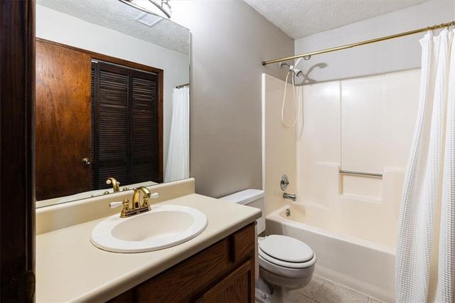 29 Hartley Woods NE Drive, Kennesaw, GA 30144