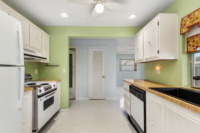 1261 NW 90th Drive, Plantation, FL 33322