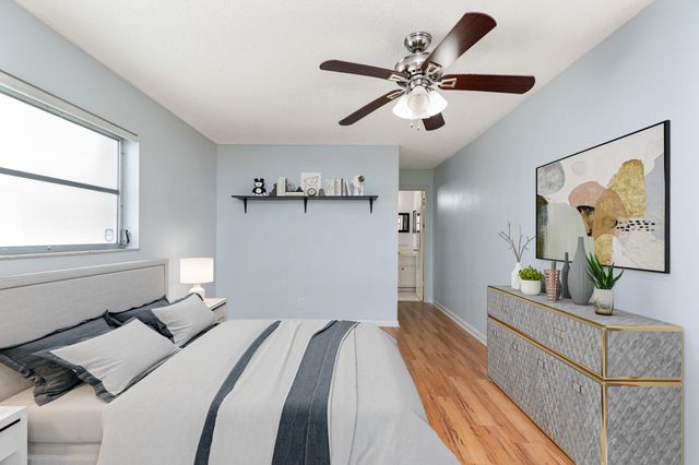 1261 NW 90th Drive, Plantation, FL 33322