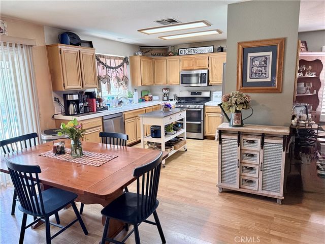 39233 Raphael Lane, Palmdale, CA 93551