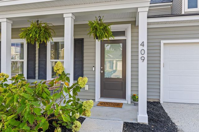 409 Carrara Drive, Summerville, SC 29486