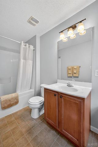 3206 Rue Royale Street, St Charles, MO 63301
