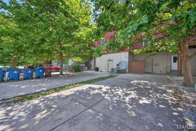 3206 Rue Royale Street, St Charles, MO 63301