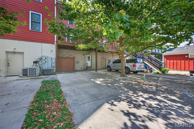 3206 Rue Royale Street, St Charles, MO 63301
