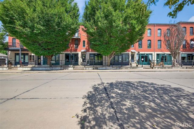 3206 Rue Royale Street, St Charles, MO 63301