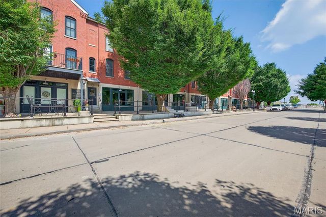 3206 Rue Royale Street, St Charles, MO 63301