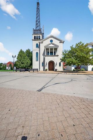 3206 Rue Royale Street, St Charles, MO 63301