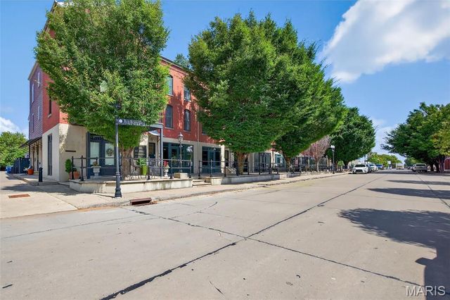 3206 Rue Royale Street, St Charles, MO 63301