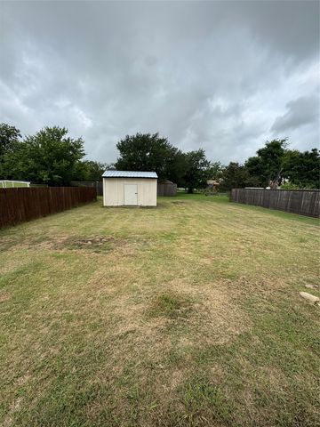 1109 N Riggins Street, Anna, TX 75409
