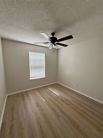 1109 N Riggins Street, Anna, TX 75409