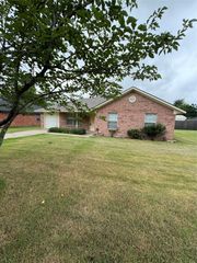 1109 N Riggins Street, Anna, TX 75409