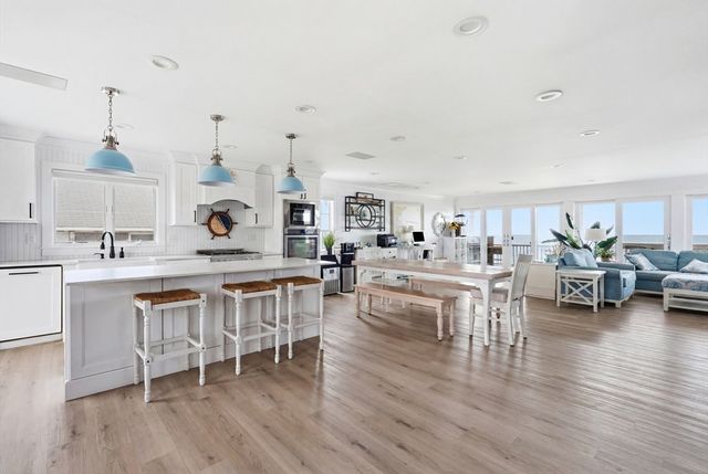 250 Central Ave, Scituate, MA 02047