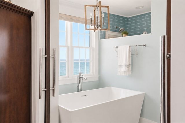250 Central Ave, Scituate, MA 02047