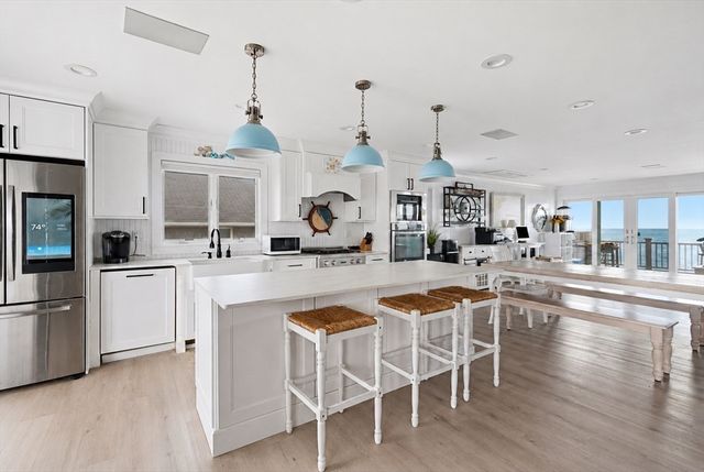 250 Central Ave, Scituate, MA 02047