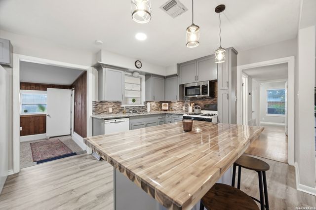 651 shadywood, San Antonio, TX 78216