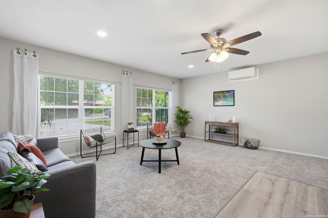 651 shadywood, San Antonio, TX 78216