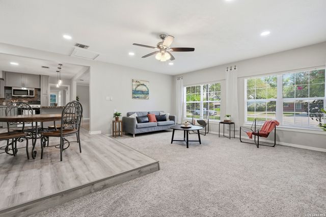 651 shadywood, San Antonio, TX 78216