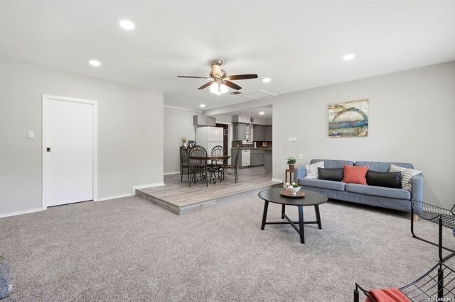 651 shadywood, San Antonio, TX 78216