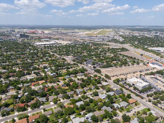 651 shadywood, San Antonio, TX 78216