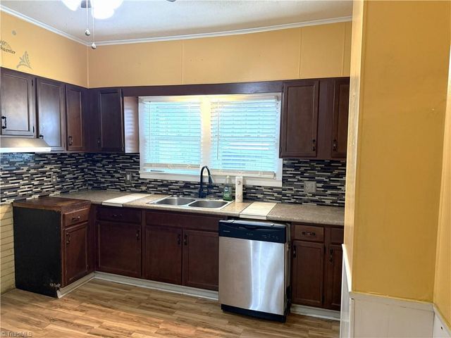 209 Burton Street, Reidsville, NC 27320