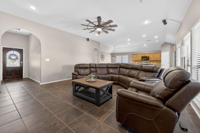 317 Yorktown, Pleasanton, TX 78064