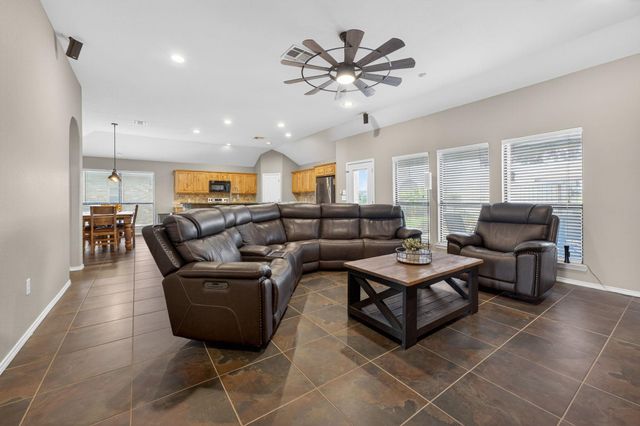 317 Yorktown, Pleasanton, TX 78064