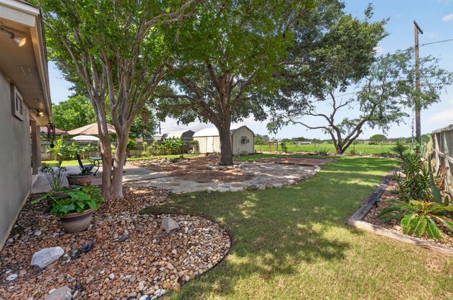 317 Yorktown, Pleasanton, TX 78064