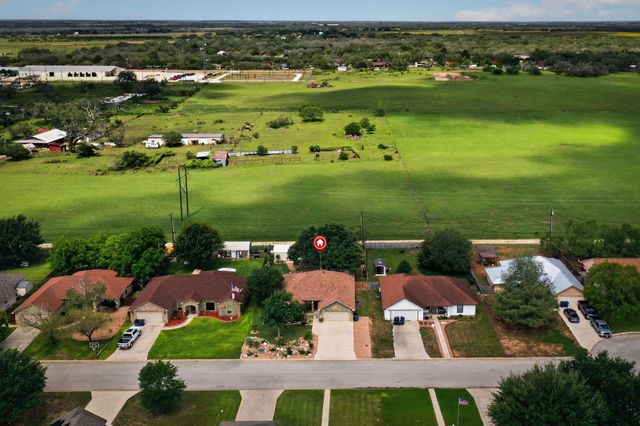 317 Yorktown, Pleasanton, TX 78064