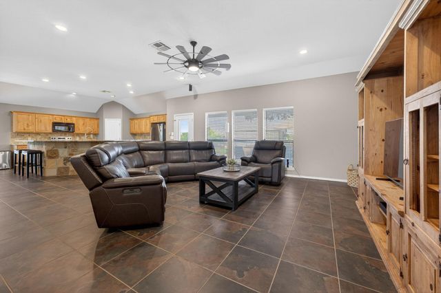 317 Yorktown, Pleasanton, TX 78064