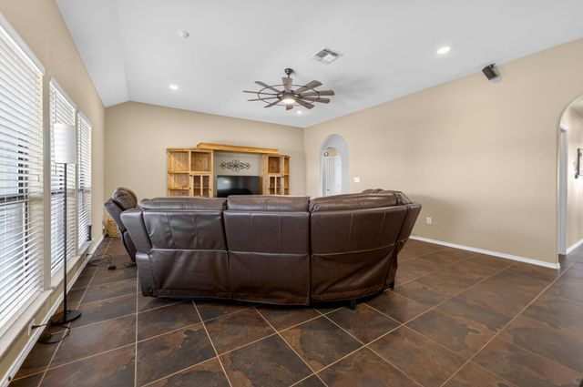 317 Yorktown, Pleasanton, TX 78064