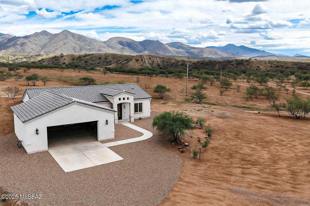 28 San Gabriel Drive, Patagonia, AZ 85624