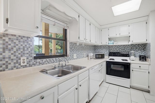 1130 Beach Boulevard, 106, Biloxi, MS 39530