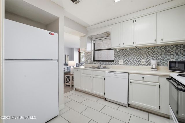 1130 Beach Boulevard, 106, Biloxi, MS 39530