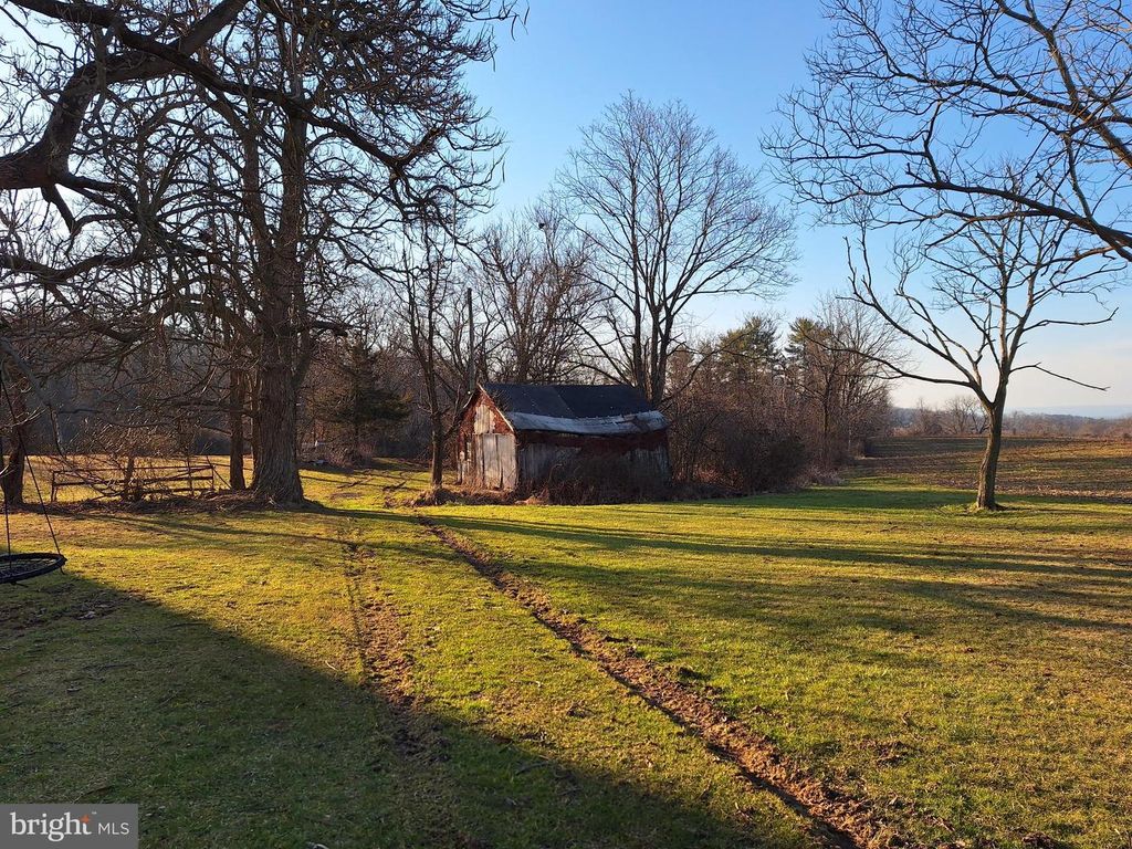 3744 OLD HERSHEY RD, Elizabethtown, PA 17022