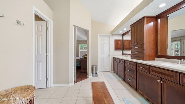 11365 LANDING ESTATES Drive, Jacksonville, FL 32257