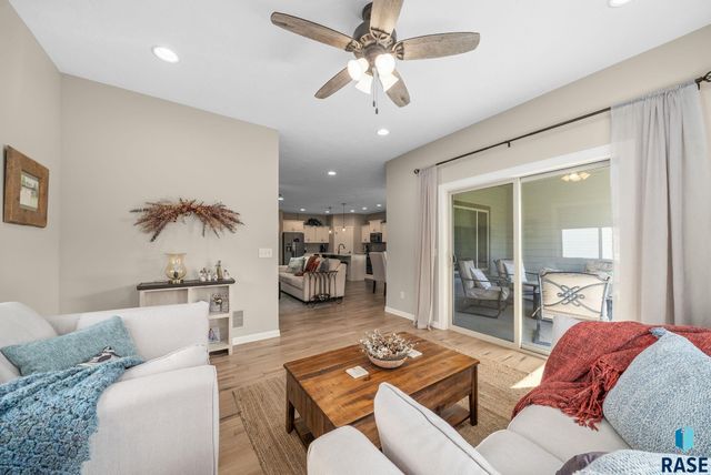 5425 S Salvation Pl Place, Sioux Falls, SD 57108