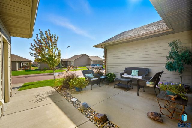 5425 S Salvation Pl Place, Sioux Falls, SD 57108