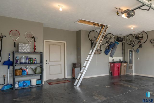 5425 S Salvation Pl Place, Sioux Falls, SD 57108