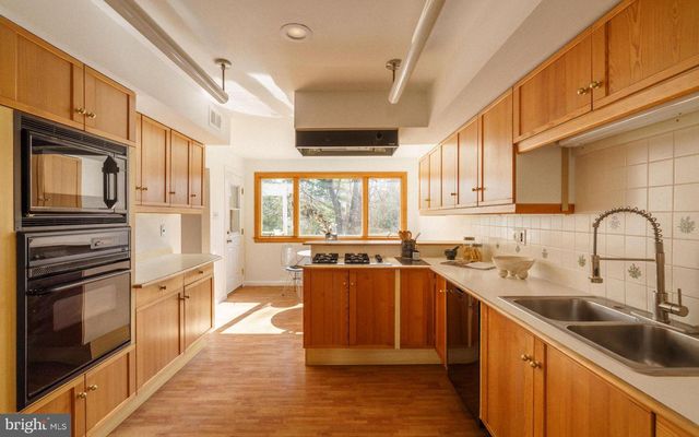 7913 LOUISE LN, Glenside, PA 19038