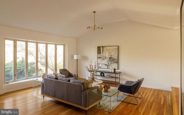 7913 LOUISE LN, Glenside, PA 19038