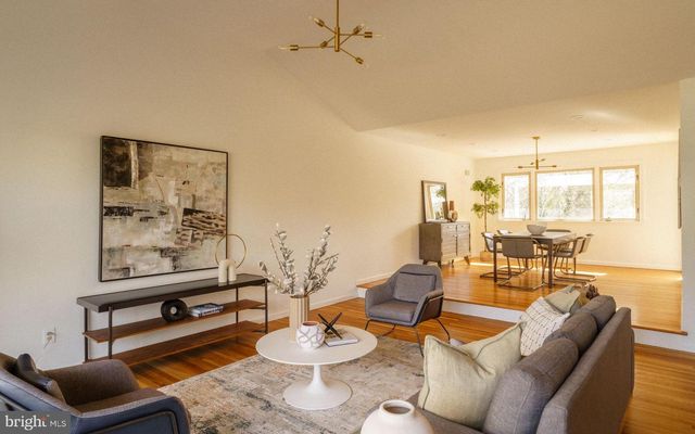 7913 LOUISE LN, Glenside, PA 19038