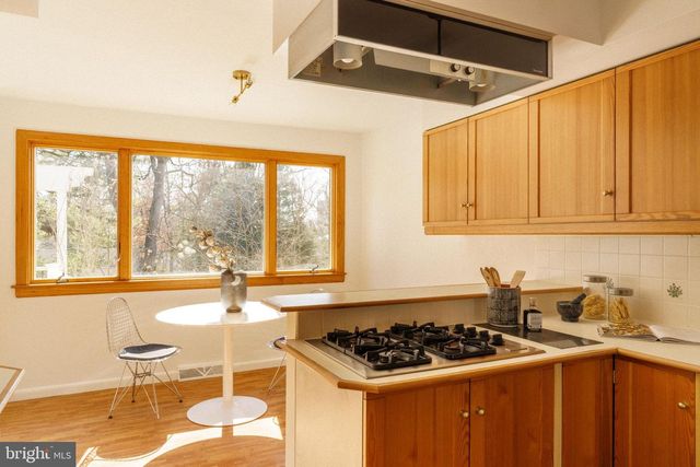 7913 LOUISE LN, Glenside, PA 19038