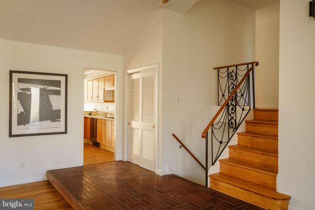 7913 LOUISE LN, Glenside, PA 19038