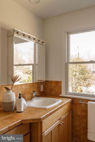 7913 LOUISE LN, Glenside, PA 19038