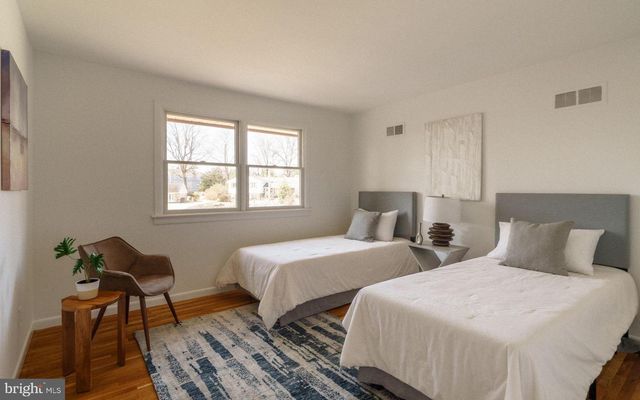 7913 LOUISE LN, Glenside, PA 19038