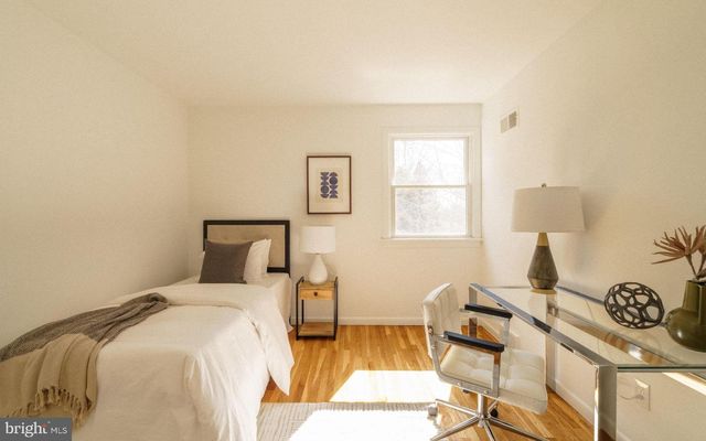 7913 LOUISE LN, Glenside, PA 19038