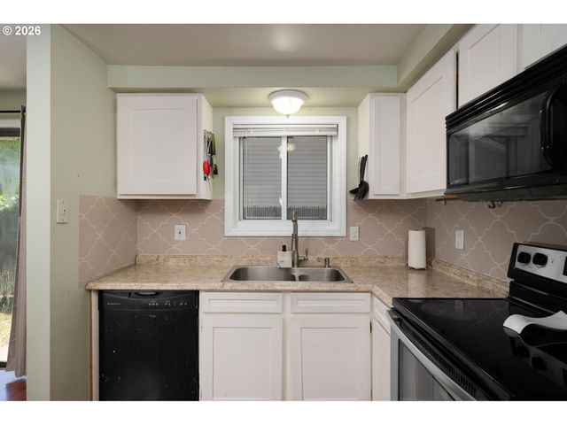 11608 Se REEDWAY St, Portland, OR 97266