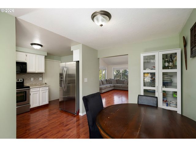 11608 Se REEDWAY St, Portland, OR 97266