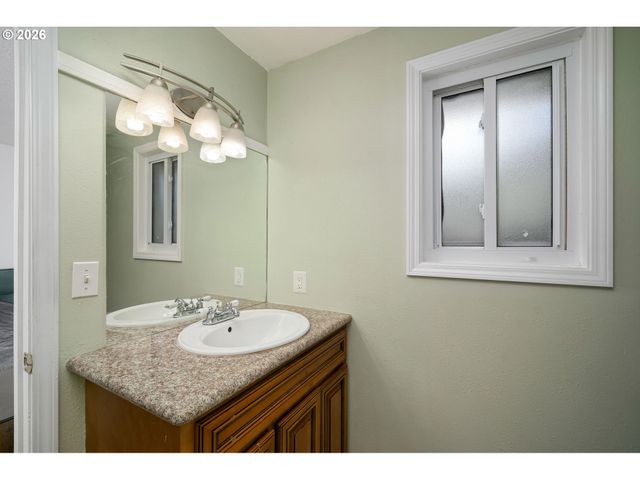 11608 Se REEDWAY St, Portland, OR 97266