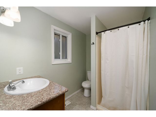 11608 Se REEDWAY St, Portland, OR 97266